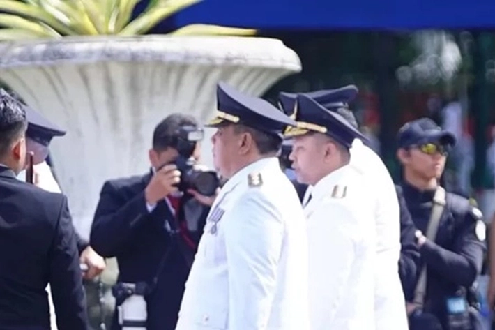 Gubri Abdul Wahid ke Rumah Syamsuar pada Momen Idul Fitri 1446 Hijriyah, KNPI Riau: 'Sepertinya Juga Bahas Soal Matahari Kembar yang Tak Bisa Bersatu'