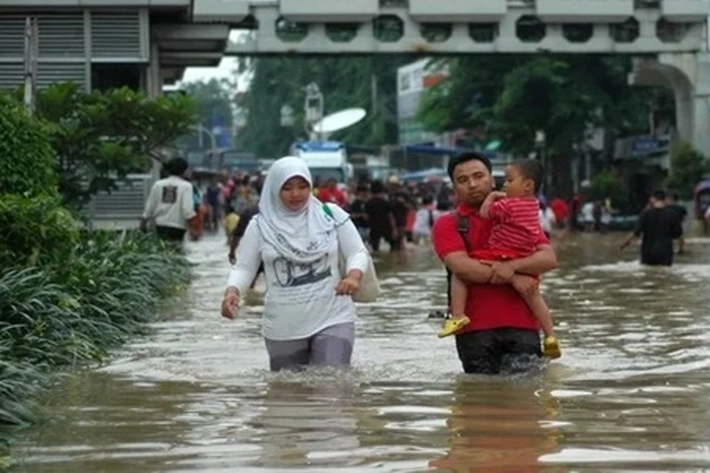 Duka Mendalam Saat Idul Fitri yang Terus Dihantam Banjir Tahunan, Warga: 'Penanganannya Hangat-hangat Taik Ayam, Kesan Lebaran jadi Hilang'