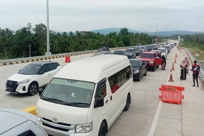 Arus Balik Sumbar-Riau Via Kampar Ramai Lancar Seiring Terjadinya Peningkatan Jumlah Kenderaan