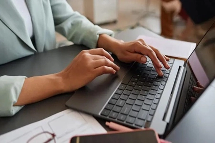 Perusahaan Elektronik Raksasa Jepang Toshiba Berhenti Memproduksi Laptop dan Jual Saham ke Sharp
