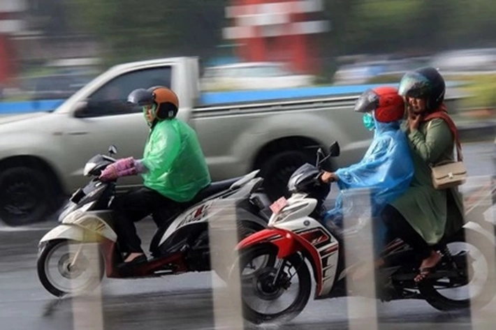 BMKG Ungkap Setengah Indonesia Masuk Pancaroba, Waspada Hujan Deras Disertai Petir yang Juga Terjadi di Riau