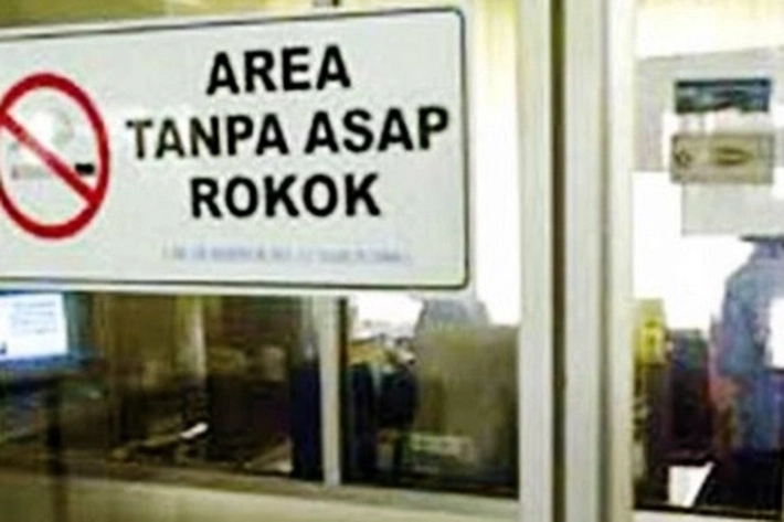 Dilarang Merokok Bagi Pegawai dan Tamu di Kawasan Area Kantor