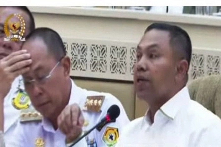 Gubernur Abdul Wahid Beberkan Kondisi Fiskal Dihdapan Komisi II DPR RI