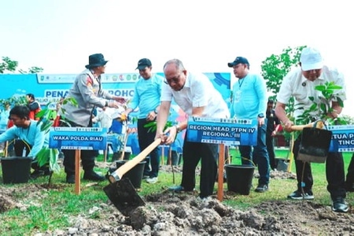 Peringatan May Day 2025, PTPN IV Regional III Meriahkan dengan Tanam Pohon