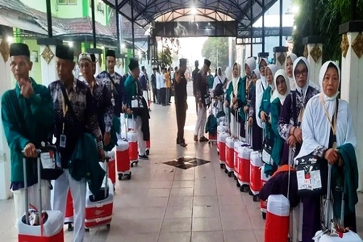 JCH untuk Kloter Pertama Dilepas Gubri yang Juga Minta Doa Jamaah Agar Riau Bisa Lebih Baik