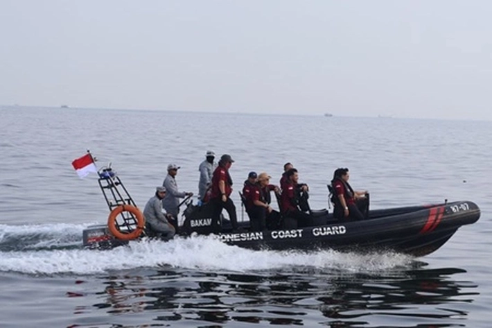 KM Ade Putra Dihantam Ombak Ditengah Perairan Laut Selat Malaka Masih Bisa Selamat