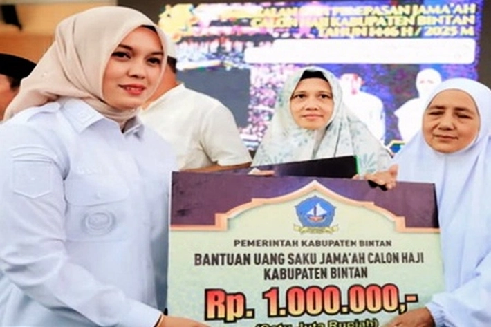 73 Calon Jemaah Haji Bintan Diberangkatkan ke Tanah Suci, Wabup Deby Maryanti: Jaga Kesehatan Selama Jalankan Ibadah