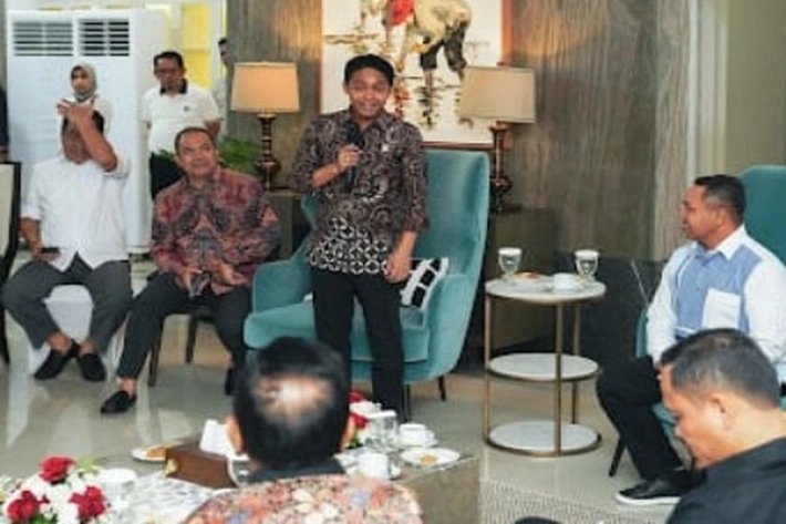 Dewan Kritik Langkah Gubri Boyong Kepala Daerah Lobi Anggaran ke Jakarta
