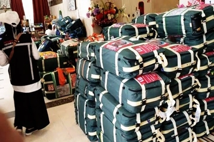 Seribu Bungkus Rokok Ditemukan pada Koper Jamaah Haji yang Disita Petugas Bandara 