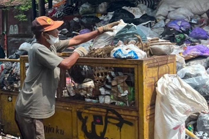Pemko Pekanbaru Siapkan Swakelola Lewat Lembaga Pemungutan Sampah Hingga di Tingkat RT, RW dan Kelurahan