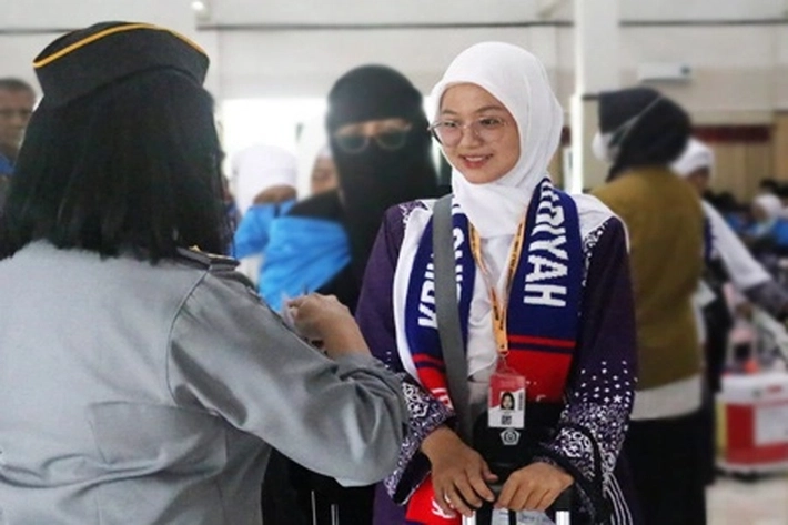 Levina Istiazah, Jemaah Haji Termuda yang Gantikan Ortu Setelah Antri 12 Tahun