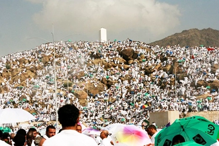 Empat Keutamaan Saat Melakukan Wukuf di Arafah dalam Keadaan Ditengah Padang Mahsyar