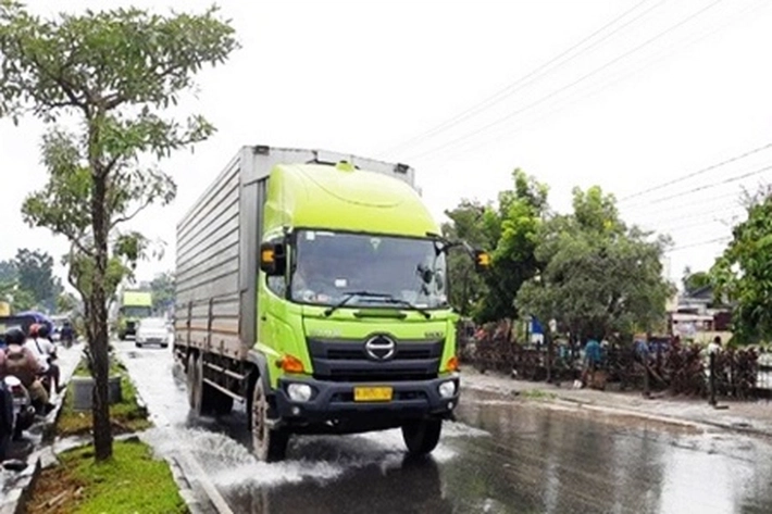 Puluhan Truk Tonase Besar di Rajia karena Masih Langgar Aturan Masuk Kota 