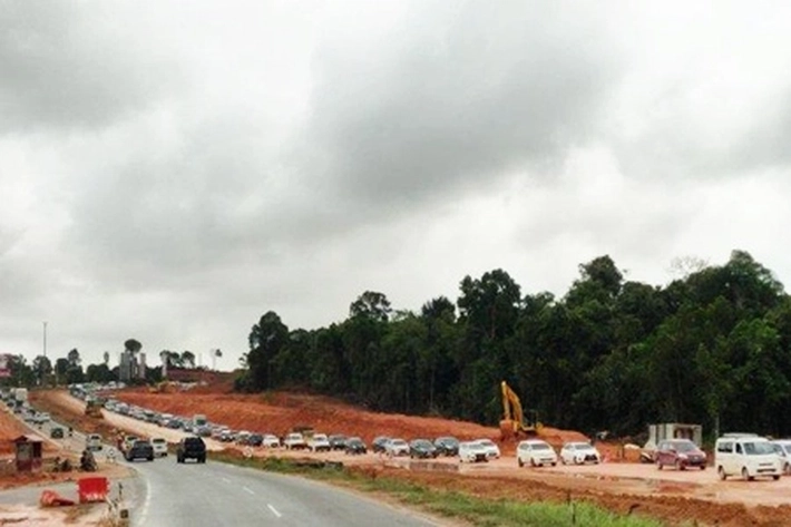 Batam Siapkan Jalur Baru dan Flyover untuk Atasi Kemacetan Jalan yang Ditutup Lumpur 