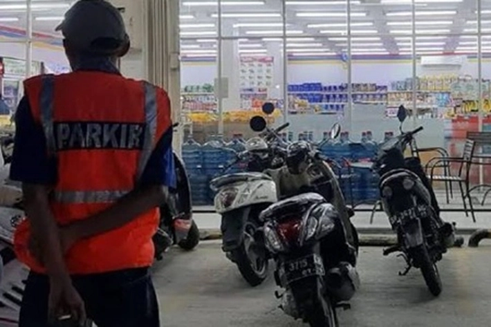 Jelang HUT Kota Pekanbaru Pajak Parkir Indomaret-Alfamart di Gratiskan Selama 3 Hari Penuh