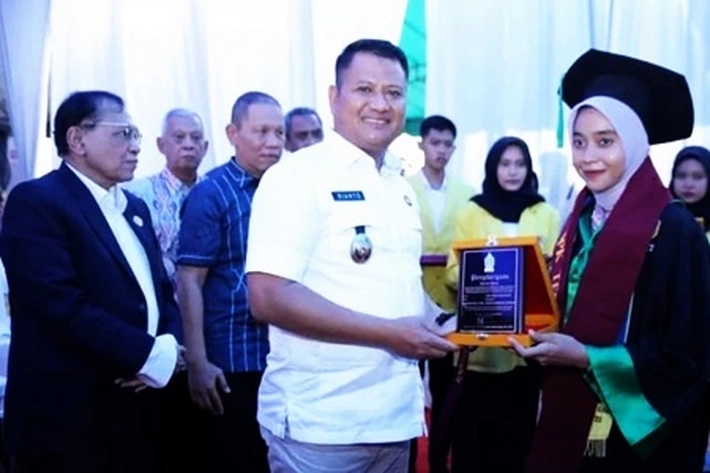 Wabup Rianto Hadiri Wisuda Sarjana dan Pasca Sarjana di Universitas Asahan