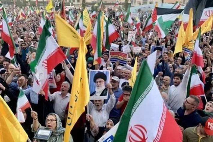 Konflik Israel vs Iran: Ribuan Warga Turun ke Jalan Dukung Lawan Israel yang Sudah Kalah Perang Melawan Iran