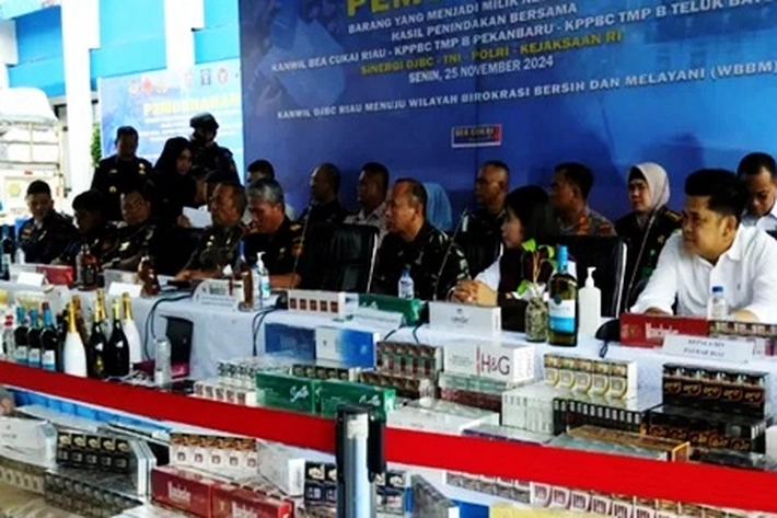 Bea Cukai Buat Aksi Penegakan Hukum pada Rokok dan iPhone Ilegal yang Masuk Diseludupkan ke Riau