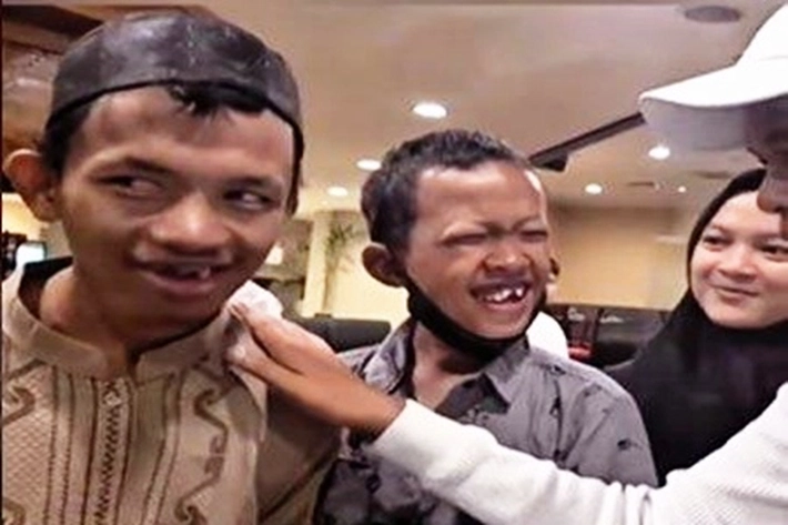 Adit Bekerja Sebagai Tukang Rumput, Tetapi Bisa Biayai Adik Hingga Lolos Kuliah di UI