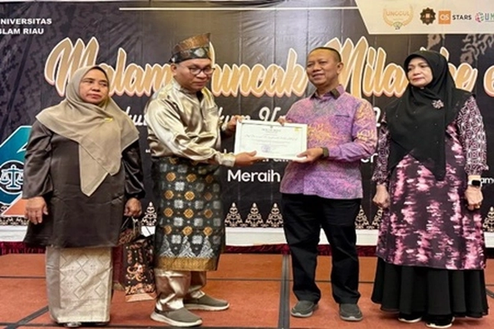 Prof Syafrinaldi dan Istri Hadiri Milad Ke-62 Fakultas Hukum UIR yang Perayaannya Sederhana