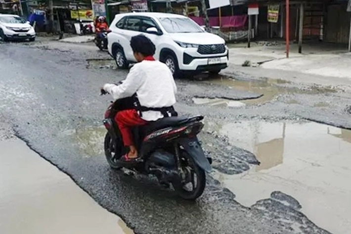 Dewan Kritik Anggaran Perbaikan Jalan Rp 50 Miliar di Pekanbaru Terlalu Kecil, 'Bila Dibandingkan Kerusakan Infrastruktur Dilapangan'