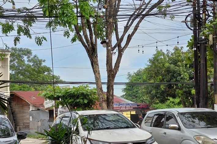 Masih Banyak Kabel FO Semrawut Bisa Undang Bahaya, 'yang Sulit untuk Ditertibkan'