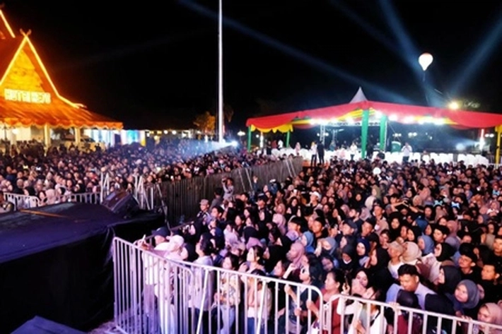 Ribuan Warga Padati Hiburan Rakyat di Acara HUT Ke-68 Riau