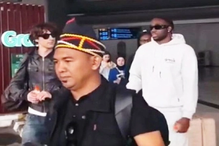 Rapper Melly Mike Asal AS Terbang ke Riau untuk Saksikan Festival Pacu Jalur 2025