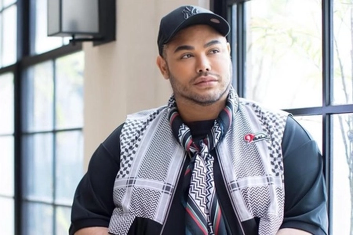 Ivan Gunawan Bersama Baznas, Bagikan 45 Ribu Liter Air Bersih untuk Gaza