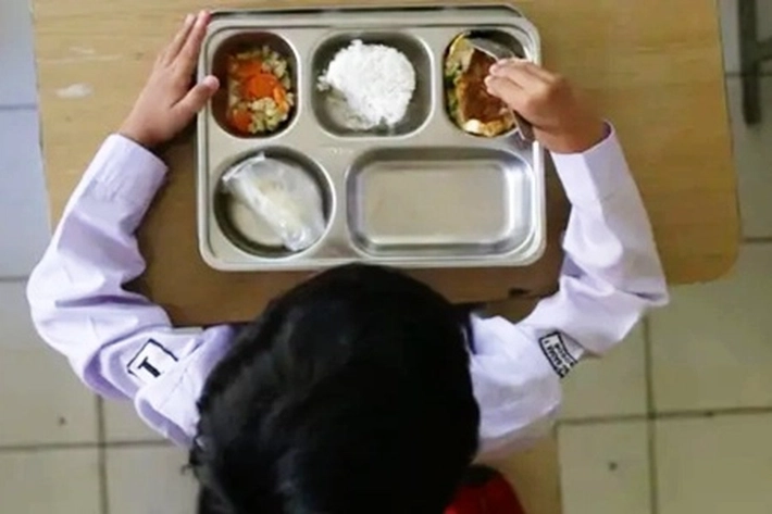 Korban Siswa Keracunan Program MBG Hampir Seragam yang Alami Mual, Muntah, Pusing Hingga Sesak Napas