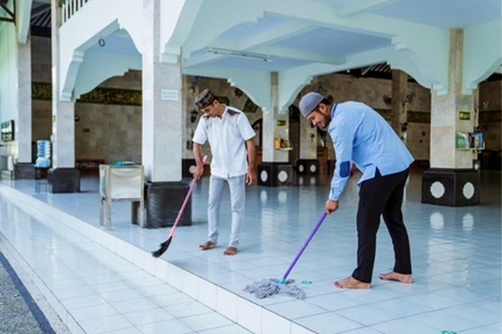 Jejak Rasulullah, Sahabat Berlomba-lomba Jaga Kebersihan Masjid