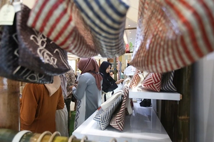 Kawula Muda Meriahkan Budaya Berkain 2025 untuk Pelestarian Wastra Melayu dan Inovasi Tekstil Lokal Riau