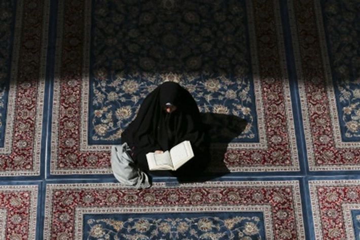 Perempuan Anti Islam Tersentuh Alquran dan Temukan Hidayah Jadi Mualaf