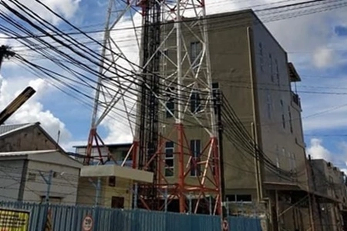 Tower Mikrosel Tak Berizin Diberi Peringatan Keras karena Sudah Merusak Keindahan Kota