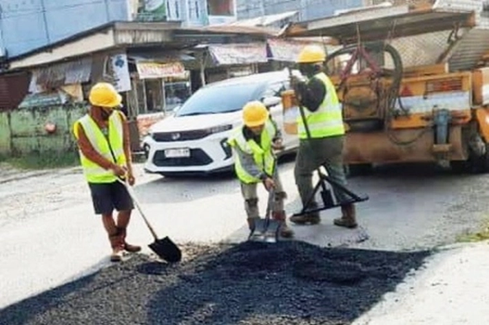 Pemko Tancap Gas Perbaiki Ruas Jalan Rusak yang Kini Sudah Hampir 80 Persen Tuntas