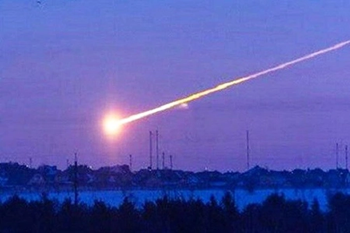 Warga Kuningan dan Cirebon Dikejutkan Oleh Dentuman dan Getaran Hebat dari Meteor yang Melintasi Laut Jawa
