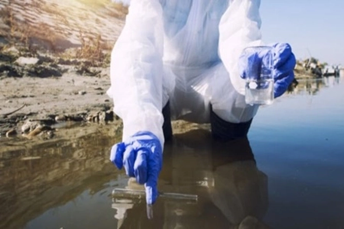 Profesor Muhammad Reza Cordova Nilai Peningkatan Kadar Mikroplastik Bisa Lima Kali Lipat dalam Air Hujan