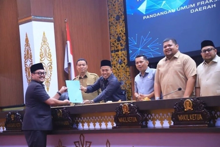 Panitia Khusus Dewan Bahas Ranperda Penanaman Modal yang Dorong Tenaga Kerja Lokal