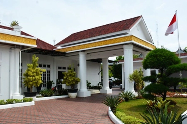 Terjaring OTT KPK, Gubernur Abdul Wahid Diboyong ke Jakarta Buat Rumah Dinasnya Jadi Sunyi