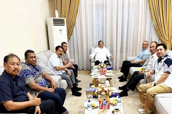 Plt Gubri Terima Audiensi Pengurus KONI untuk Dukung Pengembangan Olahraga di Riau