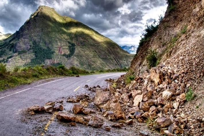 Memasuki Musim Hujan, Akses Sumbar–Riau Terancam Longsor