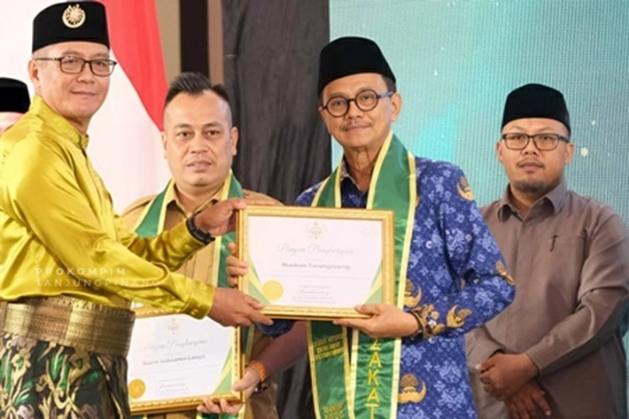 BRK Syariah Tanjungpinang Berprestasi Terima Penghargaan Baznas Award 2025