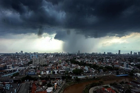 Pemprov Siagakan 21 Alat Berat di Titik Rawan untuk Menghadapi Potensi Bencana Hidrometeorologi