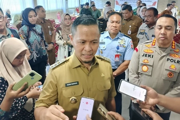 Walikota Pekanbaru, Agung Nugroho Serahkan Secara Simbolis Bantuan Rp3 M untuk Korban Bencana di Aceh, Sumut dan Sumbar