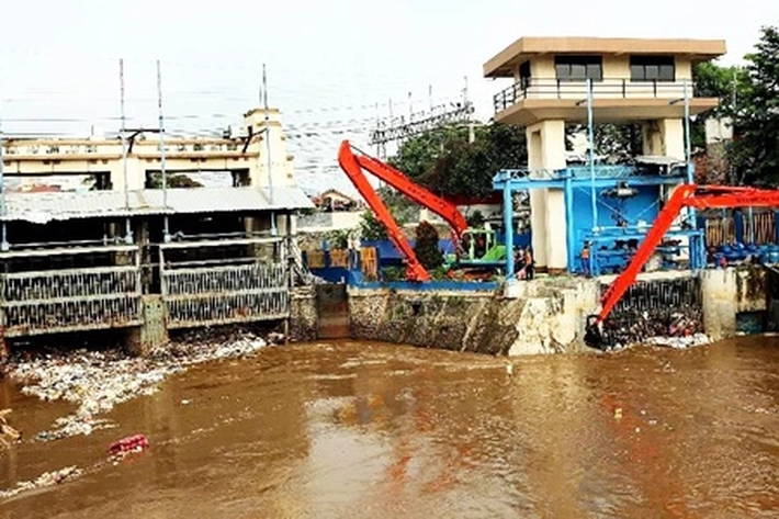 BPBD Tekan Risiko Banjir dengan Aktifasi Pintu Air Sungai Siak