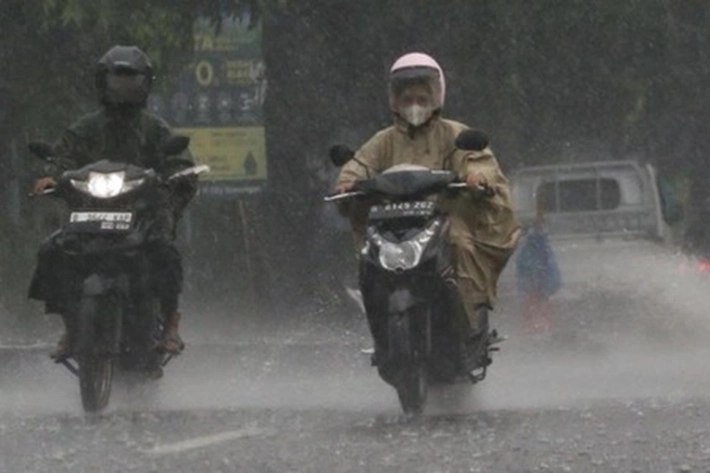 Meningkatnya Potensi Hujan Ekstrem: BPBD Riau Desak Tiga Daerah Segera Tetapkan Status Siaga Darurat Hidrometeorologi
