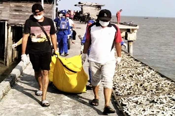 Tragis, 11 Jenazah Nelayan Ditemukan Mengapung di Laut Rohil