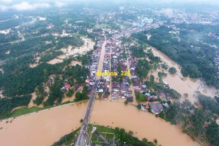 Curah Hujan Datang Mengguyur Cukup Deras Segera Diumumkan Siaga Banjir 