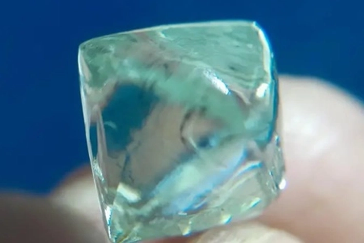 Penjual Daging dan Sayur Temukan Batu Berlian Seharga Rp917 Juta