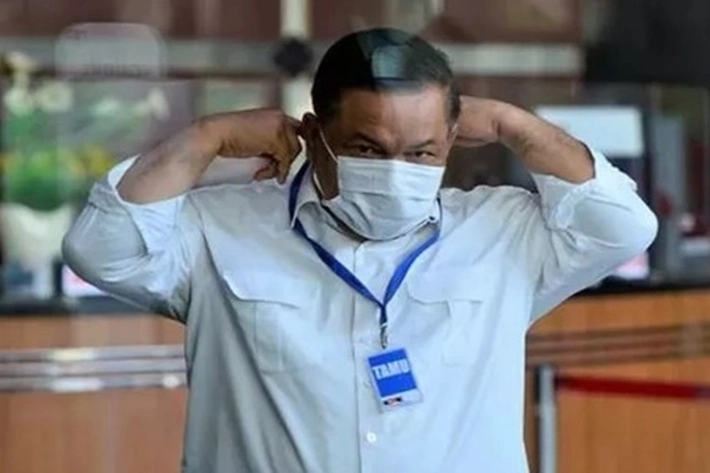 Saat Digeledah KPK Rumah Kediaman Plt Gubri SF Hariyanto, 'Lari Terbirit-birit Menghilangkan Jejak'